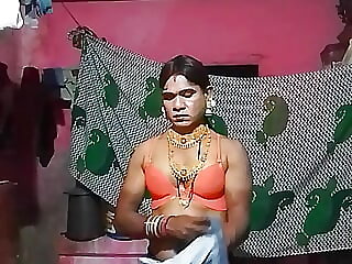 Maduri bhabhi crasdressing