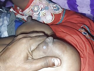 Suman ko rat me boobs se..