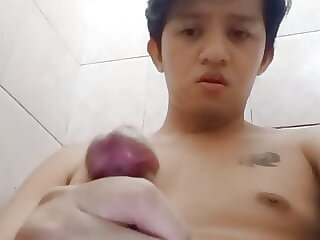 Young Asia Teen Guy Wank And..