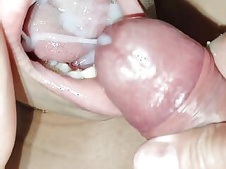 Tourist loves sperm on make..