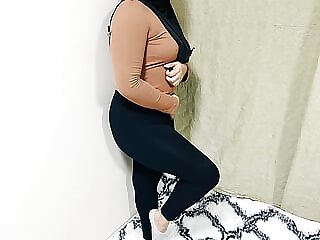 Sri Lankan horny girl..